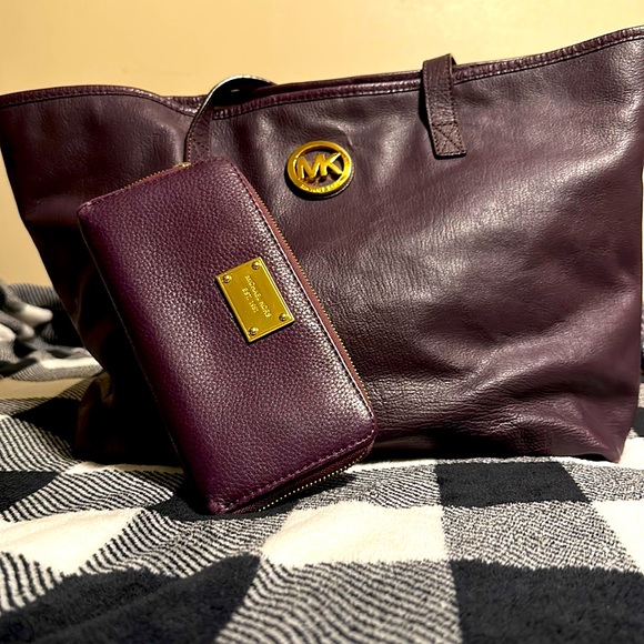 Michael Kors - Picture 1 of 1